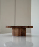 Tortenplatte Akazie Stripe rund 30 cm mit Fuss aus Akazienholz