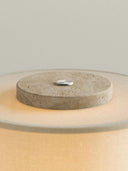 Aurie tragbare Tischlampe aus Travertinstein